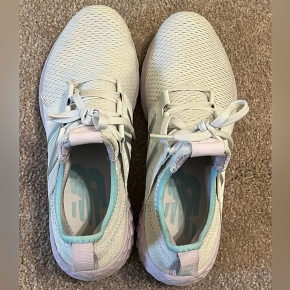 Women’s New Balance fresh foam sneakers. Grey, blue & light purple. Size 8.5 - Picture 6 of 8